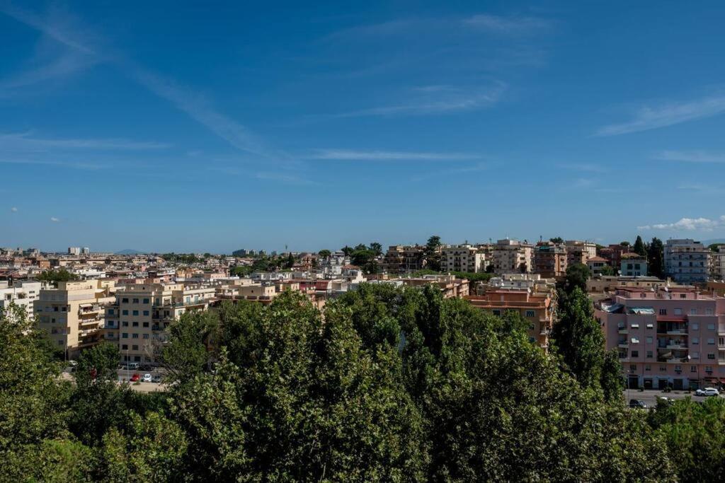 Attico Per Quattro Persone Sulla Nomentana, Wi-Fi, Aria Condizionata Apartment Rome Luaran gambar