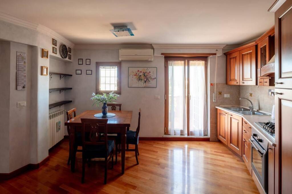 Attico Per Quattro Persone Sulla Nomentana, Wi-Fi, Aria Condizionata Apartment Rome Luaran gambar