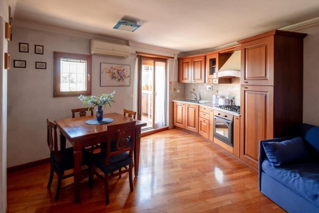 Attico Per Quattro Persone Sulla Nomentana, Wi-Fi, Aria Condizionata Apartment Rome Luaran gambar